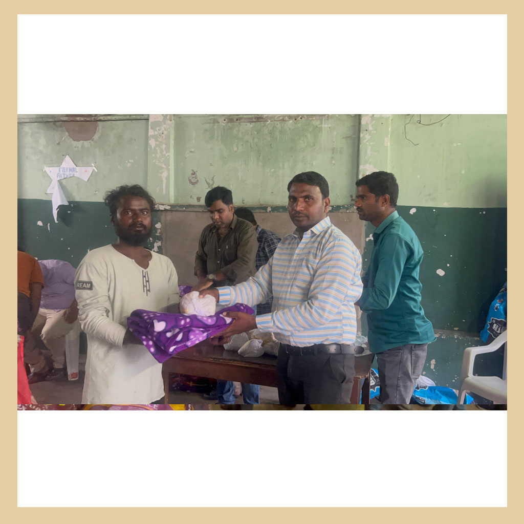 Gaddapati Foundation_Balanket Distribution_Fruits Distribution_Gandhi Hospital-05